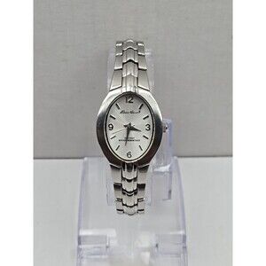 Eddie Bauer Womens Quartz Oval Watch 100 Feet Water Resistant New Battery Petite